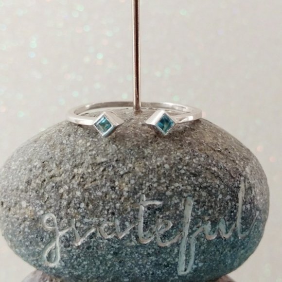 Sterling Silver Blue Topaz Open Ring Size 7 - Picture 4 of 5